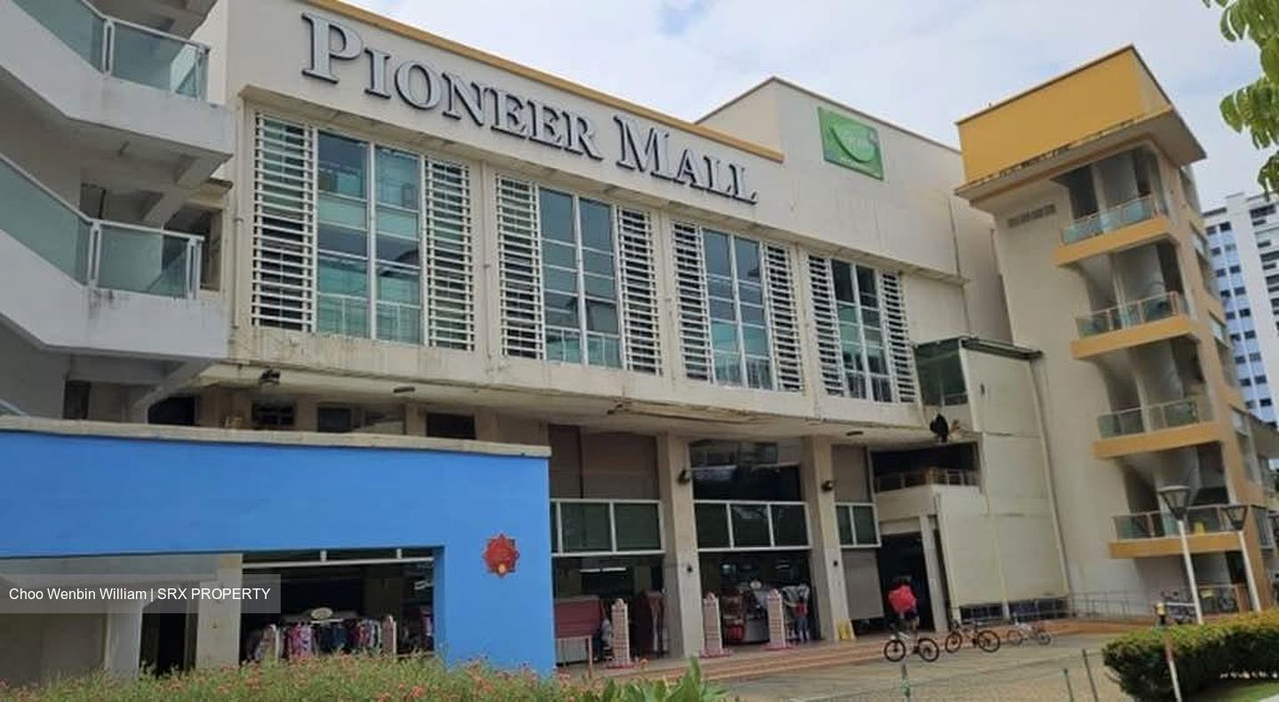 Jurong West Street 71 (D22), Shop House #570958801